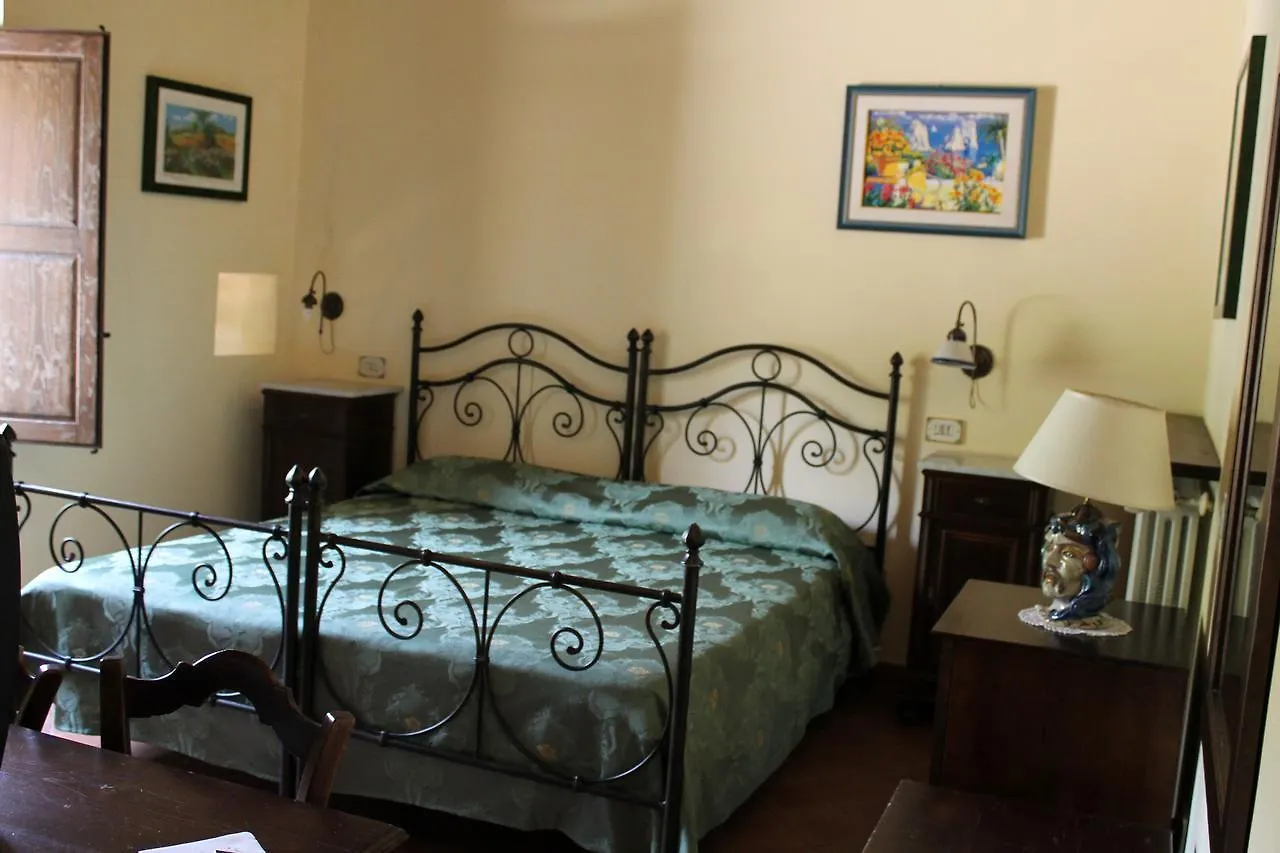 Hotel Le Cisterne Dell'Etna Calcerana-Marina 3*,  Italia